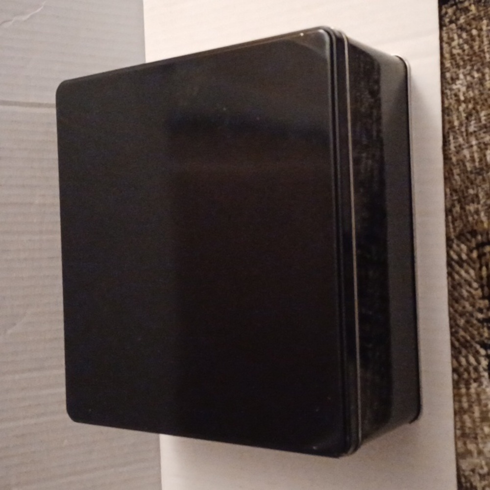 $4 Add-on Shiny Plain Black Tin Box